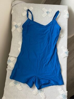 Jolyn surf suit